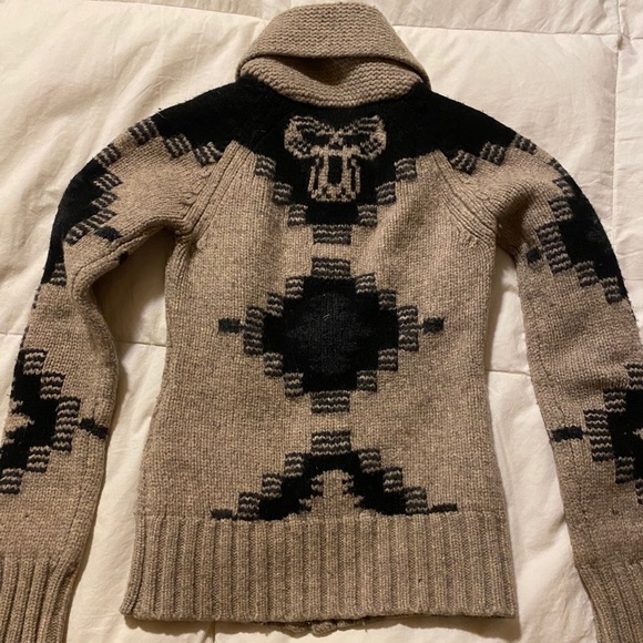 Aritizia Sweater - Picture 10 of 10